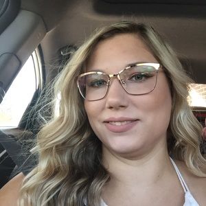 Meet your Posher, Arielle